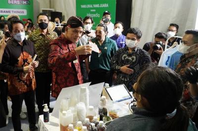 Media Briefing Virtual Bangkit Bersama Jawa Tengah, Yang Lokal Yang Juara, Bareng Tokopedia’ di Semarang, Jawa Tengah, Kamis (9/12/2021).