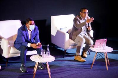 Anggota DPR RI Nasir Djamil (tengah) bersama Peneliti CSIS Arya Fernandes (kanan) saat menjadi pembicara pada Diskusi Publik 