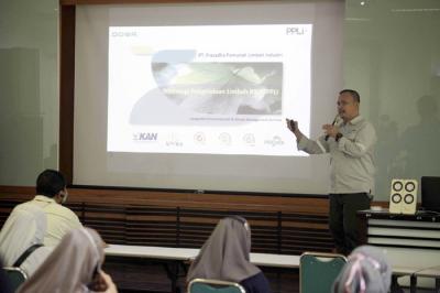 Sekitar 50 pimpinan Puskesmas dan Sanitarian se-Tangerang yang tergabung dalam HAKLI mengunjungi perusahaan pengolah limbah Berbahaya Beracun (B3).