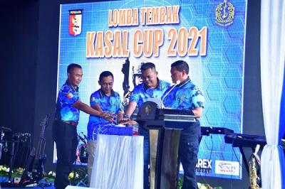 Perlombaan menembak Kasal Cup 2021 di Lapangan Tembak Jusman Puger Kesatrian Marinir Hartono, Cilandak, Jakarta Selatan, Sabtu (11/12/2021).