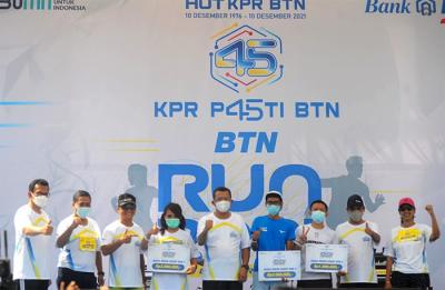BTN RUN 2021 Charity For Semeru dalam rangka HUT KPR 45 Semeru di Serpong, Banten, Minggu (12/12/2021).