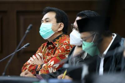 Terdakwa Mantan Wakil ketua DPR RI Azis Syamsudin menjalani sidang lanjutan di pengadilan Tipikor, Jakarta, Senin (13/12/2021).