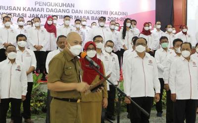 Pengukuhan Kepengurusan Kadin Jakarta Timur masa bakti 2021-2026 di kantor Walikota Jakarta Timur, Selasa (14/12/2021).