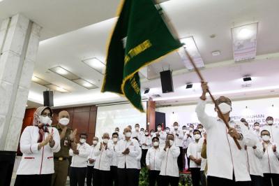 Pengukuhan Kepengurusan Kadin Jakarta Timur masa bakti 2021-2026 di kantor Walikota Jakarta Timur, Selasa (14/12/2021).