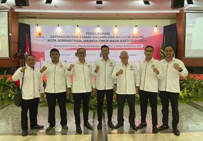 Pengukuhan Kepengurusan Kadin Jakarta Timur masa bakti 2021-2026 di kantor Walikota Jakarta Timur, Selasa (14/12/2021).