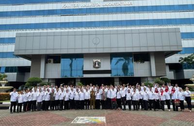 Pengukuhan Kepengurusan Kadin Jakarta Timur masa bakti 2021-2026 di kantor Walikota Jakarta Timur, Selasa (14/12/2021).