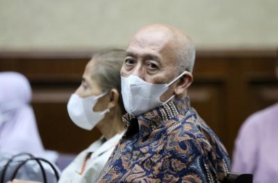 Terdakwa Pemilik PT AMS, Kiagus Emil Fahmy Cornain menjalani sidang lanjutan di Pengadilan Tipikor, Jakarta, Selasa (14/12/2021).