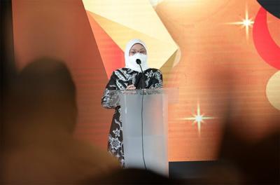 Menteri Ketenagakerjaan, Ida Fauziyah saat membuka Rapat Kerja Teknis Hubungan Industrial Dan Jaminan Sosial Tenaga Kerja, di Jakarta, Senin, (13/12/2021).