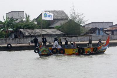 Sebanyak 30 nelayan yang tergabung dalam Kesatuan Nelayan Tradisional Indonesia Semarang menggelar Parade Perahu Nelayan Tradisional di Semarang.