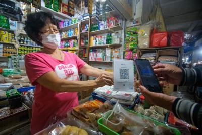BCA menawarkan beragam kemudahan bagi nasabah dalam bertransaksi finansial, khususnya dalam menyongsong era new normal saat ini.