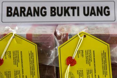 Konferensi pers terkait Tindak Pidana Pencucian Uang hasil penjualan dan peredaran narkotika di Bareskrim Polri, Jakarta, Kamis, (16/12/2021).