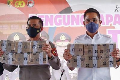 Konferensi pers terkait Tindak Pidana Pencucian Uang hasil penjualan dan peredaran narkotika di Bareskrim Polri, Jakarta, Kamis, (16/12/2021).