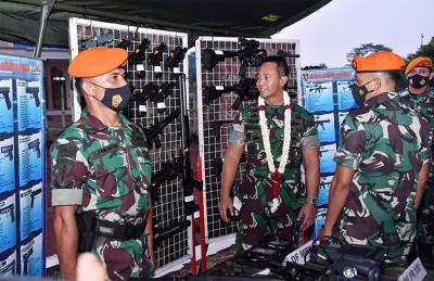 Panglima TNI Jenderal TNI Andika Perkasa melaksanakan kunjungan kerja ke Markas Wing I Korpaskhas TNI AU.