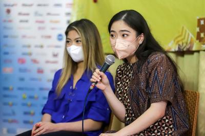 Managing Director Vision+ Clarissa Tanoesoedibjo dan Chairwoman MNC Peduli Jessica Tanoesoedibjo saat menghadiri kunjungan di Panti Asuhan Pondok Kasih Agape.