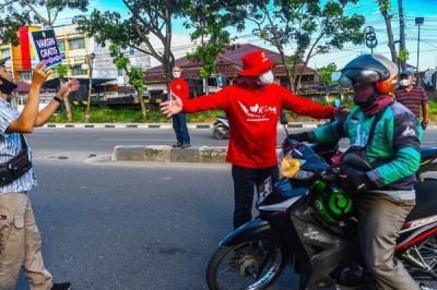 Badan Intelijen Negara (BIN) Daerah Sumatera Selatan turun ke jalan mengajak warga untuk Vaksin Covid-19 di Jalan Demang Lebar Daun Palembang.