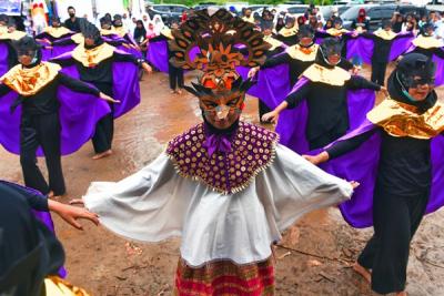 Festival Kapal Hias Nelayan Sungsang untuk yang kedua kalinya di gelar di Desa Ekowisata Sungsang, Kecamatan Banyuasi II, Kabupaten Banyuasin.