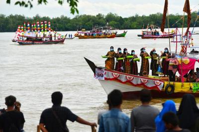 Festival Kapal Hias Nelayan Sungsang untuk yang kedua kalinya di gelar di Desa Ekowisata Sungsang, Kecamatan Banyuasi II, Kabupaten Banyuasin.