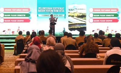 Presiden Joko Widodo menekankan pentingnya melibatkan Badan Usaha Milik Desa (BUM Desa) untuk melakukan transformasi ekonomi di desa.