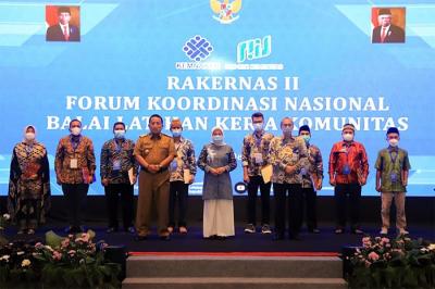 Menteri Ketenagakerjaan Ida Fauziyah secara resmi membuka Rapat Kerja Nasional (Rakernas) II Forum Koordinasi Nasional Balai Latihan Kerja Komunitas Tahun 2021.