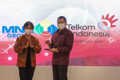 Penandatanganan MoU MCOM dan Telkom Indonesia di Telkom Landmark Tower, Jakarta Selatan, Selasa (21/12/2021).