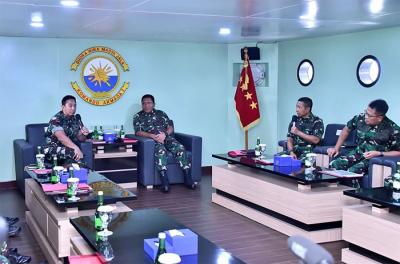 Panglima TNI Jenderal TNI Andika Perkasa melaksanakan kunjungan kerja ke Markas Komando Armada I, Jl. Gunung Sahari, Jakarta Pusat, Senin (20/12/2021).