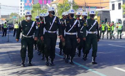 Apel Gelar Pasukan Operasi Kepolisian Terpusat Lilin Candi 2021 di Jalan Pemuda Semarang, Jawa Tengah, Kamis (23/12/2021).