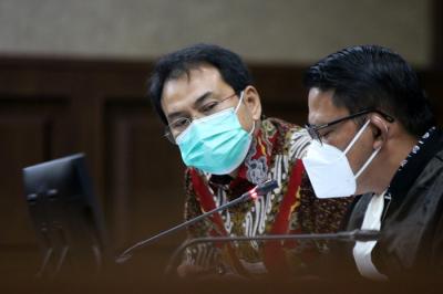 Terdakwa Mantan Wakil ketua DPR RI Azis Syamsuddin menjalani sidang di pengadilan Tipikor, Jakarta Kamis (23/12/2021).