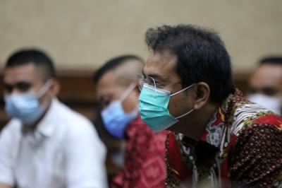 Terdakwa Mantan Wakil ketua DPR RI Azis Syamsuddin menjalani sidang di pengadilan Tipikor, Jakarta Kamis (23/12/2021).