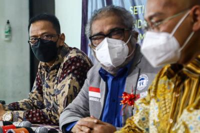 Ayah almarhumah Vanessa Angel, Doddy Sudrajat saat jumpa pers di Kantor Komnas Perlindungan Anak, Pasar Rebo, Jakarta Timur, Jumat (24/12/2021).