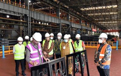 Presiden Joko Widodo meresmikan smelter nikel milik PT Gunbuster Nickel Industry (GNI) yang terletak di Kabupaten Morowali Utara, Sulawesi Tengah.