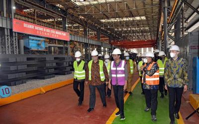 Presiden Joko Widodo meresmikan smelter nikel milik PT Gunbuster Nickel Industry (GNI) yang terletak di Kabupaten Morowali Utara, Sulawesi Tengah.