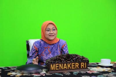 Menteri Ketenagakerjaan, Ida Fauziyah menegaskan bahwa pemerintah terus berkomitmen dalam melindungi Pekerja Migran Indonesia (PMI) beserta keluarganya.