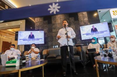 Direktur Utama Perum Bulog Budi Waseso memberikan keterangan saat konferensi pers di Kantor Pusat Perum Bulog, Jakarta Selatan, Selasa (28/12/2021).