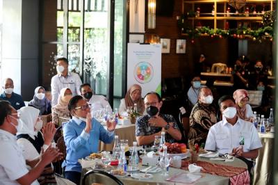 Direktur Utama BPJS Ketenagakerjaan Anggoro Eko Cahyo saat memeberikan sambutan pada acara sosialisasi kepada para pekerja seni di Jakarta, Rabu (29/12/2021).