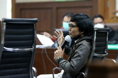 Terdakwa Mantan Wakil ketua DPR RI Azis Syamsuddin menjalani sidang lanjutan di Pengadilan Tipikor, Jakarta, Kamis (30/12/2021).