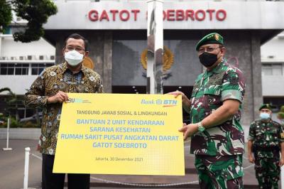 Penandatanganan nota kesepahaman perjanjian kerja sama pemanfaatan jasa layanan perbankan di Jakarta, Kamis (30/12/2021).