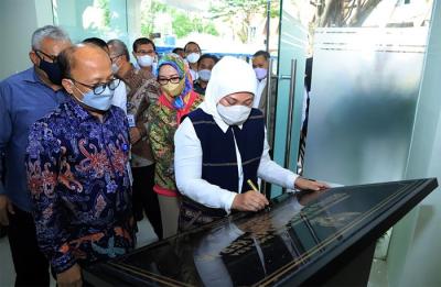 Menteri Ketenagakerjaan, Ida Fauziyah meresmikan Gedung Pusat Pasar Kerja yang berlokasi di Gatot Subroto Kav. 44, Kuningan Barat, Mampang Prapatan, Jakarta.