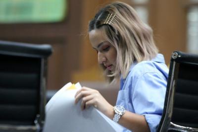 Sebelumnya jaksa penuntut umum telah menuntut hukuman pada para terdakwa 12 bulan rehabilitasi pada sidang sebelumnya.