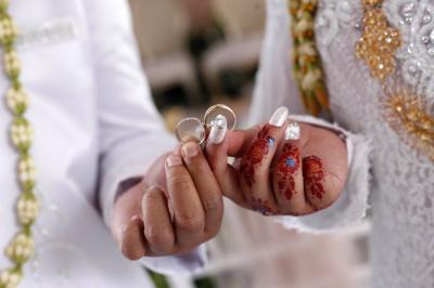 Wedding organizer (WO) dapat membantu Anda dalam merencanakan resepsi dan pesta pernikahan. Namun, memilih WO bukanlah perkara mudah.