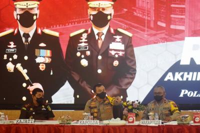 Polda Jateng sampaikan Rilis Akhir Tahun 2021 di Gedung Borobudur Mapolda Jateng, Semarang, Jawa Tengah, Jumat (31/12/2021).