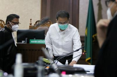 Terdakwa mantan Wakil ketua DPR RI Azis Syamsuddin menjalani sidang di Pengadilan Tipikor, Jakarta, Senin (3/1/2022).