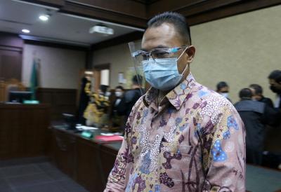 Terdakwa Direktur Pemeriksaan dan Penagihan pada Direktorat Jenderal Pajak (2016-2019) Angin Prayitno Aji dan Dadan Ramdhani menjalani sidang lanjutan.