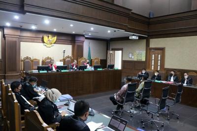 Terdakwa Direktur Pemeriksaan dan Penagihan pada Direktorat Jenderal Pajak (2016-2019) Angin Prayitno Aji dan Dadan Ramdhani menjalani sidang lanjutan.