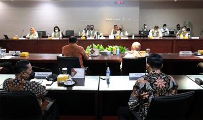 Kepala BNPB Letnan Jenderal TNI Suharyanto melakukan kunjungan kerja ke Komisi Pemberantasan Korupsi (KPK) di Jakarta, pada Rabu (5/1).