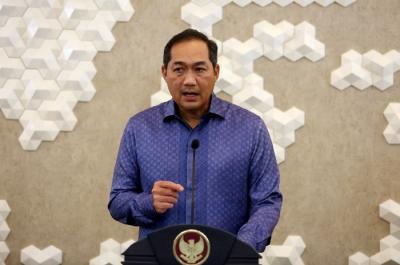 Keterangan pers terkait kebijakan pemerintah tentang harga minyak goreng di Jakarta, Rabu (5/1/2022).