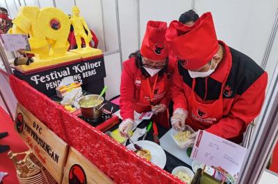 Festival Kuliner Pendaming Beras dalam rangka menyambut HUT ke-49 PDIP di Sekolah Partai PDIP, Lenteng Agung, Jakarta Selatan, Jumat (7/1/2022).