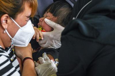 Ribuan anak mengikuti gebyar Vaksin Anak Merdeka yang diselenggarakan Polresta Palembang di Sekolah Kusuma Bangsa.