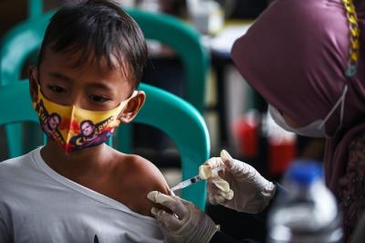 Ribuan anak mengikuti gebyar Vaksin Anak Merdeka yang diselenggarakan Polresta Palembang di Sekolah Kusuma Bangsa.