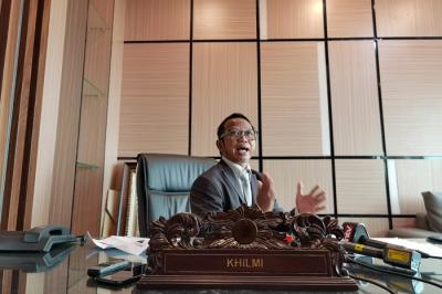 Anggota Komisi VI DPR RI dari fraksi Gerindra Khilmi memberikan tanggapan kepada awak media mengenai langkah operasi pasar oleh pemerintah.