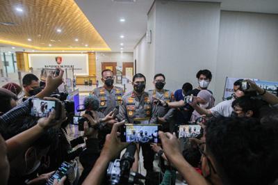 Karopenmas Divisi Humas Polri Brigjen Pol Ahmad Ramadhan saat memberikan penjelasan kepada wartawan terkait kasus ujaran kebencian Ferdinand Hutahean.